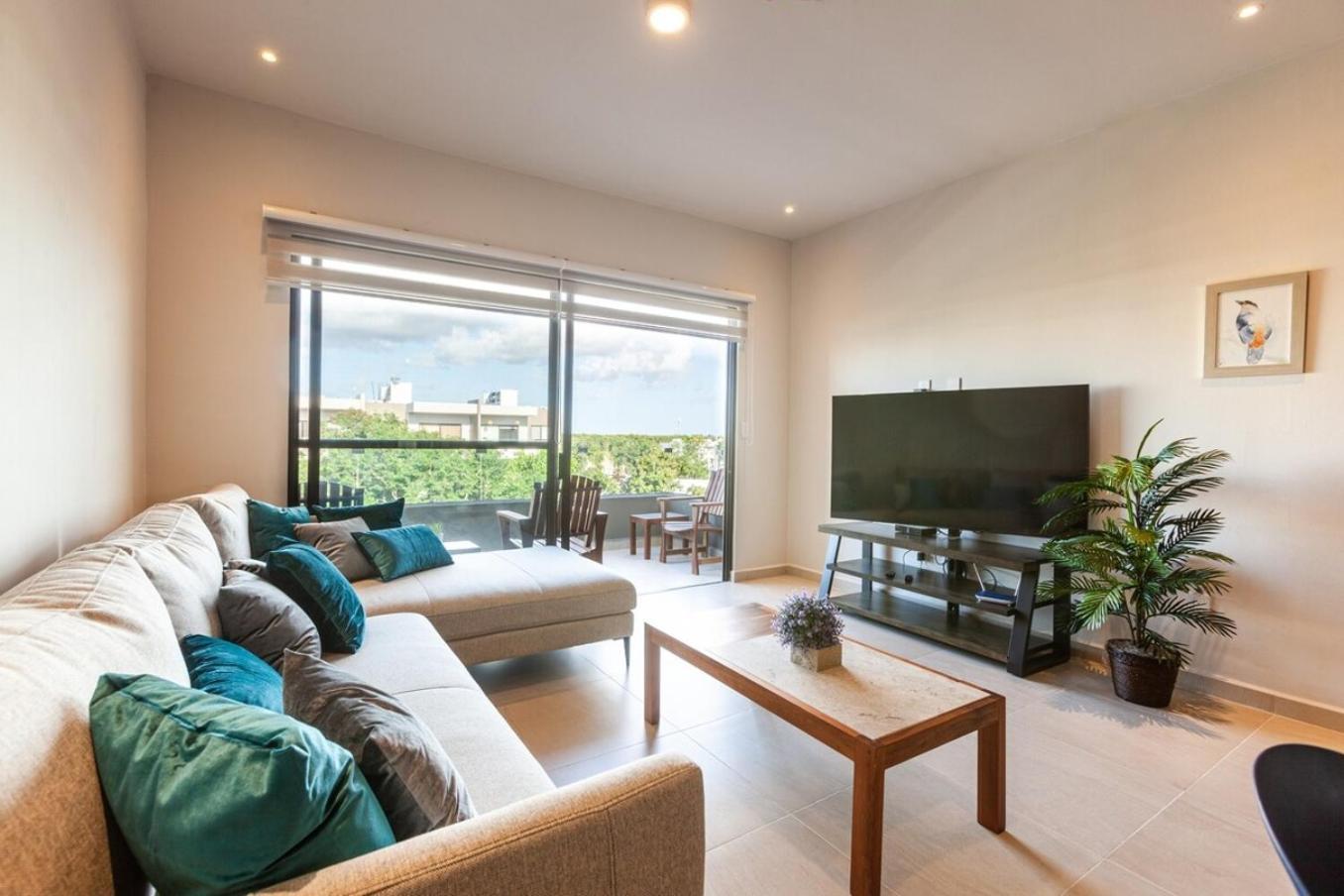 Modern Wifi 200mb, 2 Gyms, 6pools, Balcony Casa vacanze