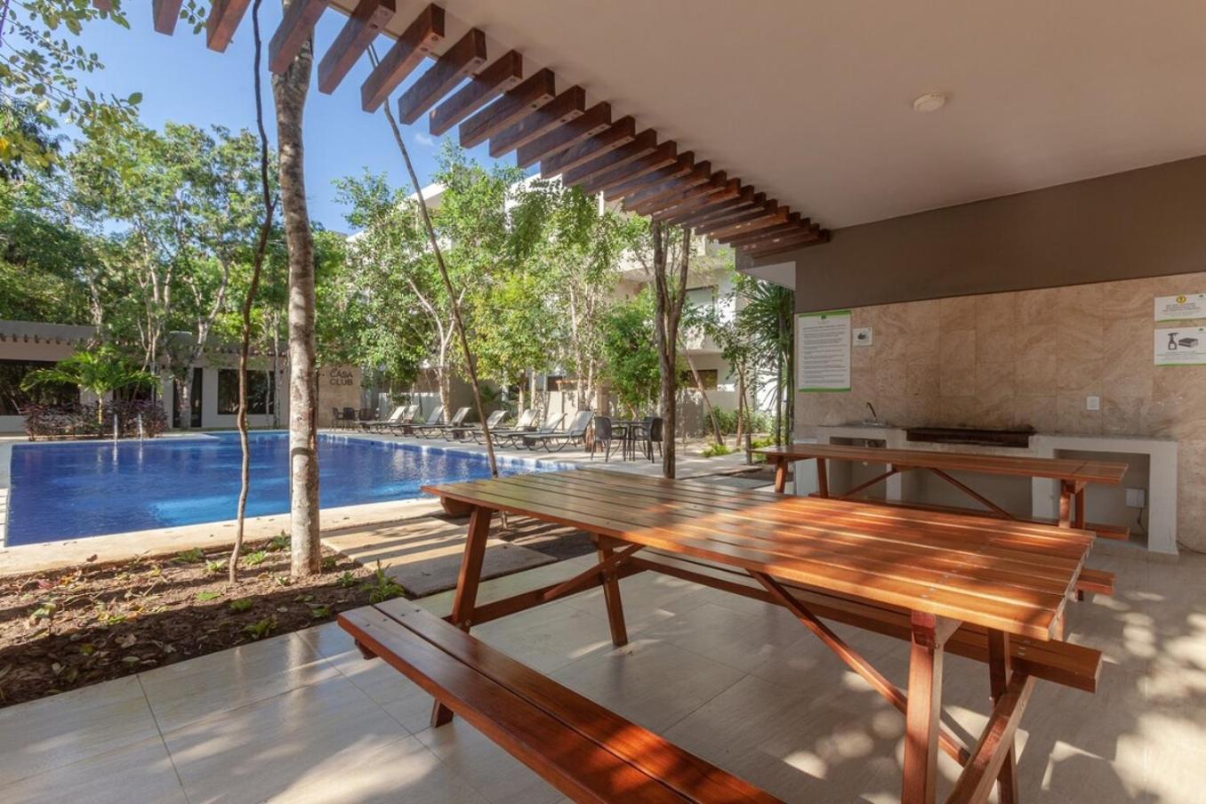 Modern Wifi 200mb, 2 Gyms, 6pools, Balcony Casa vacanze