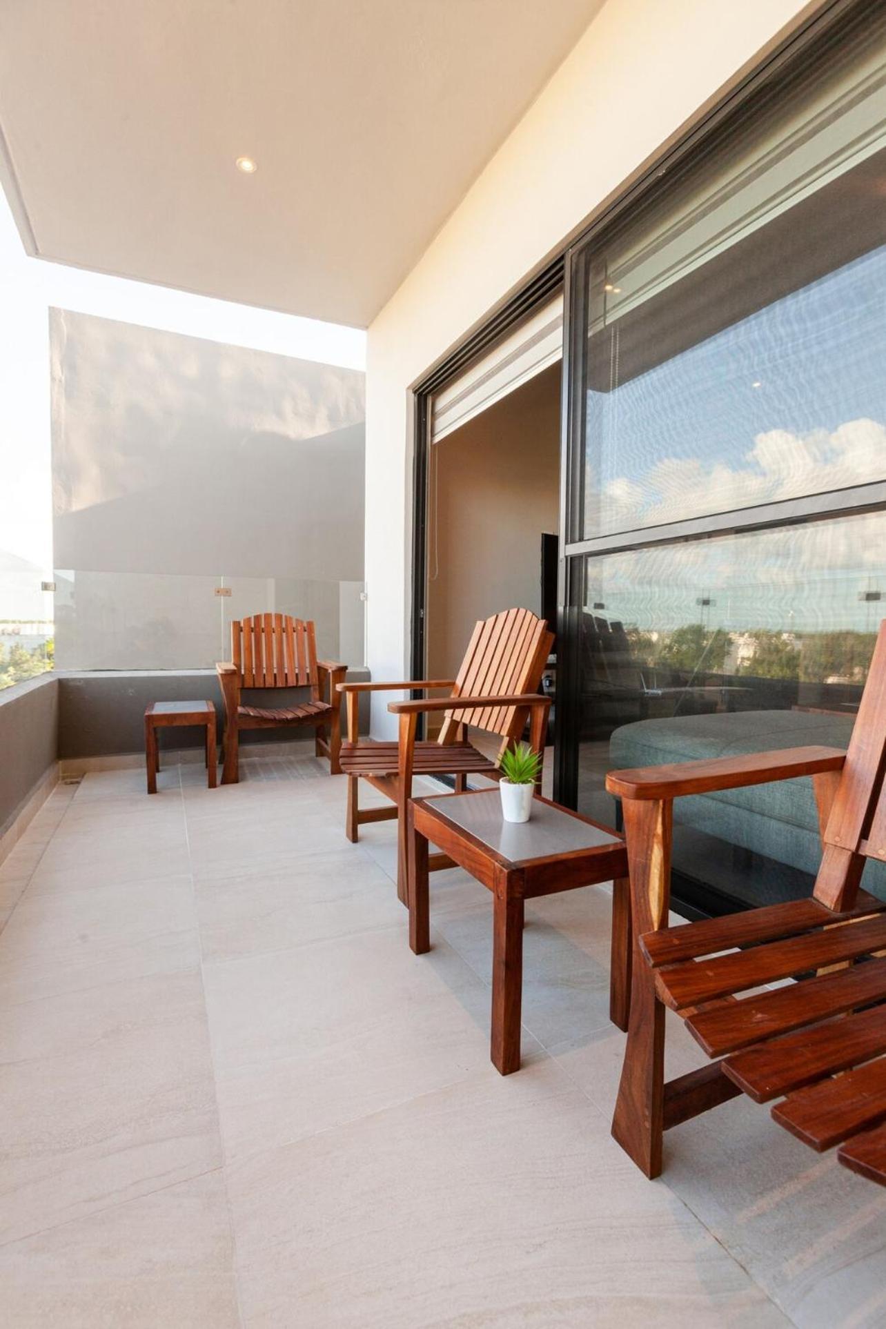 Modern Wifi 200mb, 2 Gyms, 6pools, Balcony Casa vacanze